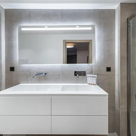 Apartment Moderne Avec Cheminee, Balcon Sud Et Proche Telesiege A Meribel - Fr-1-565-62 Les Allues